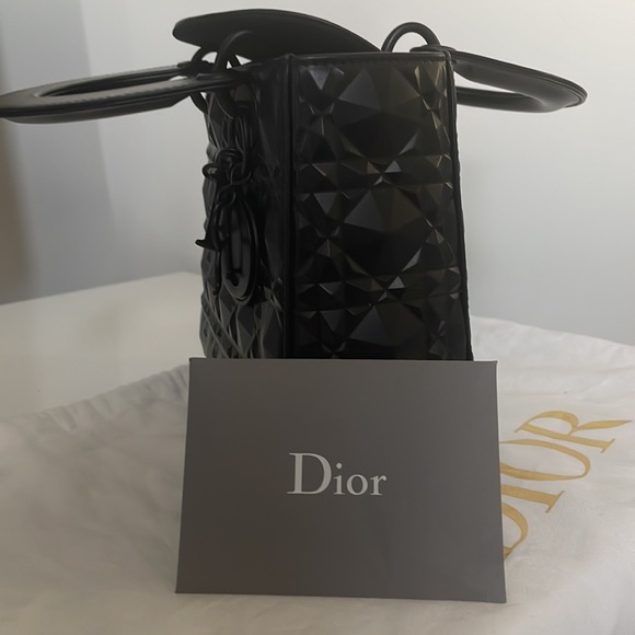 SMALL LADY DIOR MY ABCDIOR BAG
Black Cannage Calfskin with Diamond Motif - Picture 6 of 6